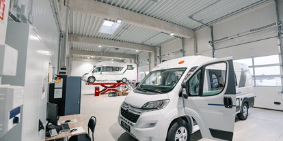 Abstellplatz - geeignet für: Reisemobile - Werkstatt für Reparaturen von Campingfahrzeugen - Dauer Abstellplatz für Camper in Hagenbrunn nähe G3