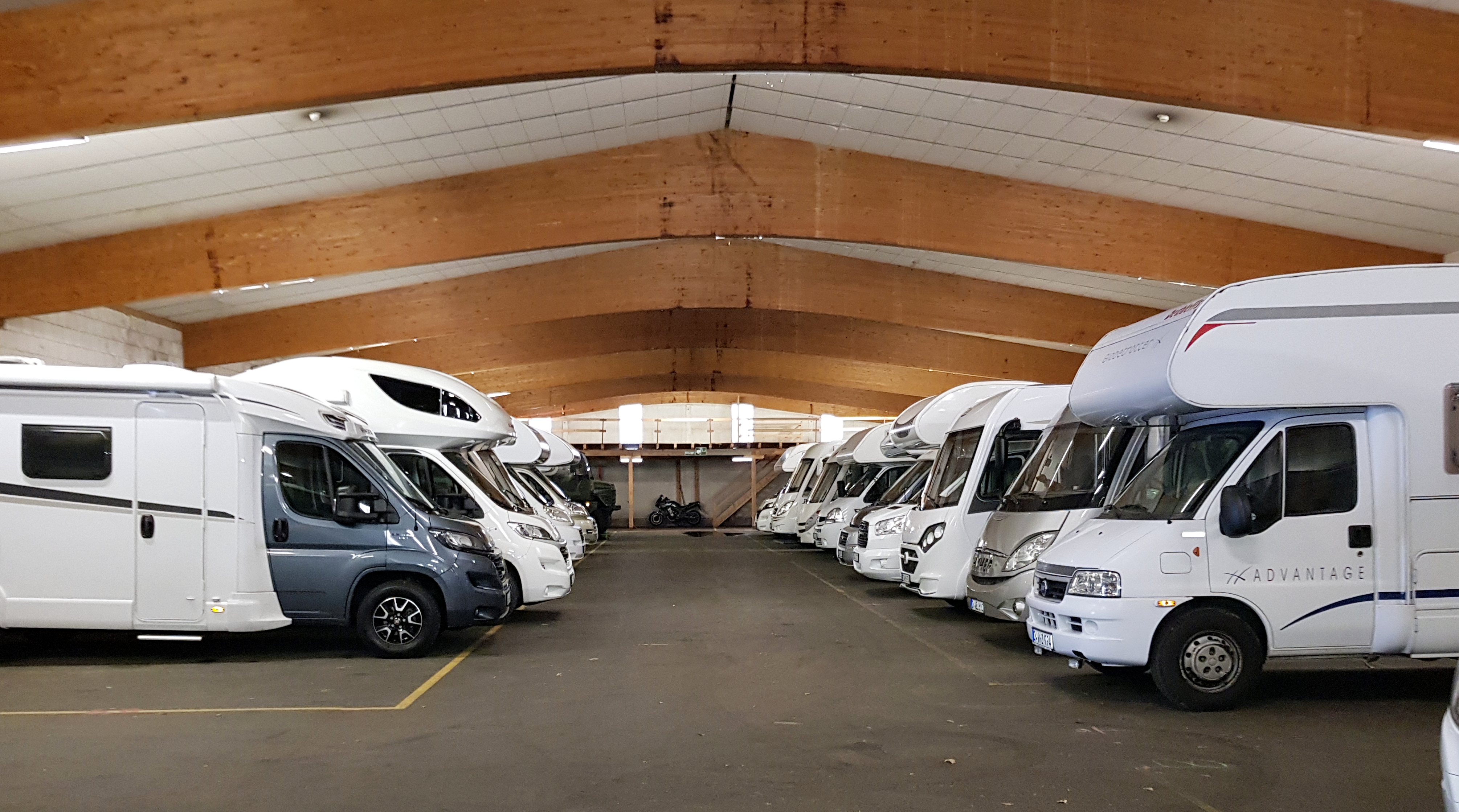 Abstellplatz: Innenansicht Einstellhalle - Einstellhalle in 72213 Altensteig 