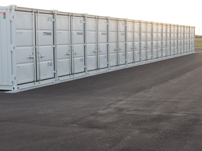 Abstellplatz - geeignet für: Wohnwagen - PLZ 7100 (Österreich) - Lagercontainer 6 Meter Länge oder 3 Meter Länge - Mietgaragen & Freiflächen Neusiedl am See