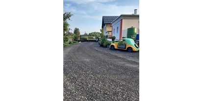 Abstellplatz - geeignet für: Wohnwagen - Österreich - Einfahrt mit elektrischen Tor, Videoüberwacht - Natur & Freizeit - Campingverein