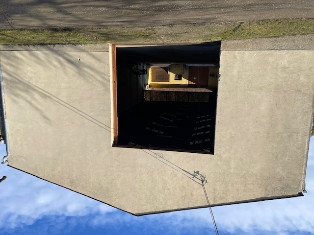 Einstellplatz - Zufahrt - 5 Meter breites Einfahrtstor, Höhe ebenfalls 5 Meter; 
24 h - Zu- und Abfahrt möglich - Tulln-Stockerau-Bernreiter