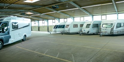 Abstellplatz - Bewachung: Alarmanlage - Nordrhein-Westfalen - Unterstellplätze in Lagerhalle 