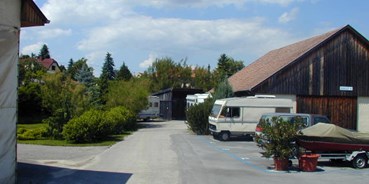 Abstellplatz - Weinviertel - Die Ansicht gleich nach unserer Einfahrt. - Abstellplätze in 2111 Obergänserndorf