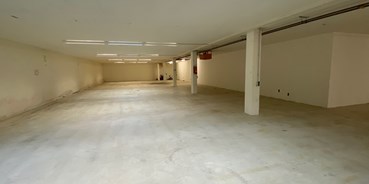 Abstellplatz - Einwinterungsservice - Einstellplatz in Halle für PKW, Oldtimer und Motorräder - Wohnmobile, Wohnwagen unüberdacht möglich
