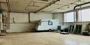 Abstellplatz - geeignet für: Reisemobile - Oberösterreich - Hartl Vermietung: Einstellplätze für Fahrzeuge aller Art und Lagerräume zu vermieten