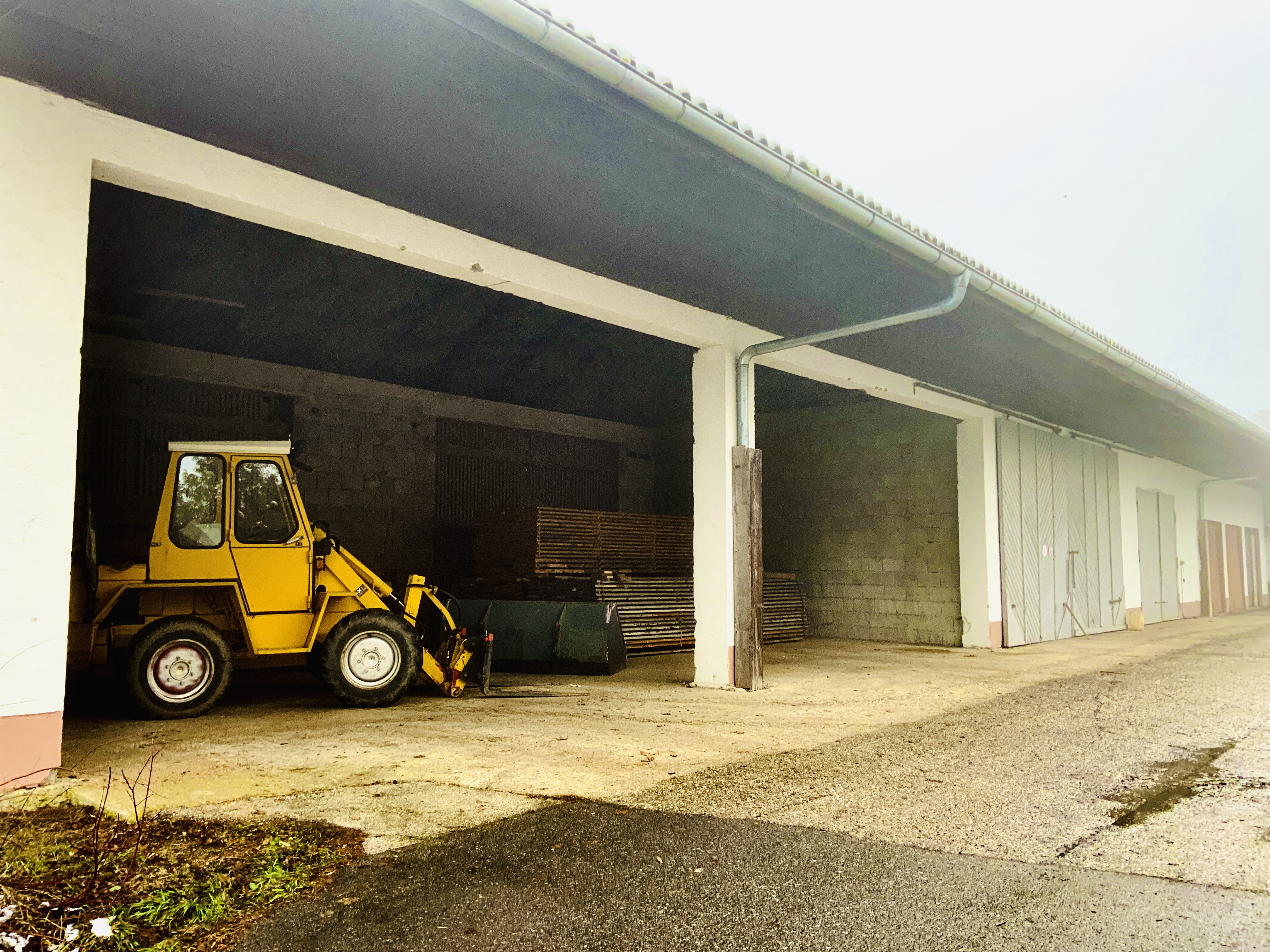 Abstellplatz - geeignet für: Anhänger - Hartl Vermietung: Einstellplätze für Fahrzeuge aller Art und Lagerräume zu vermieten