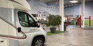 Abstellplatz - geeignet für: Reisemobile - Hainburg - W&P Automobile GmbH 
