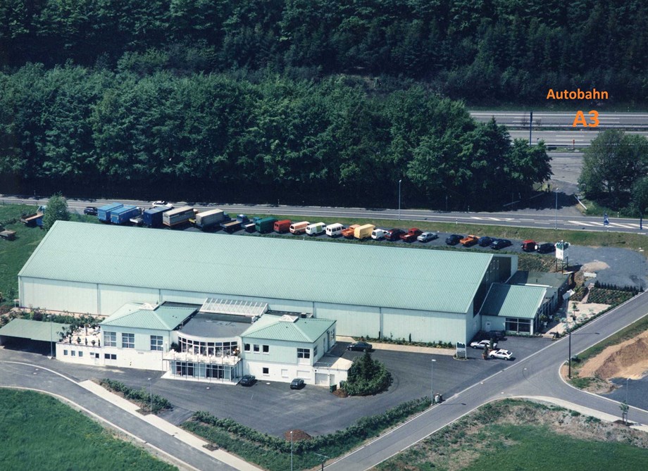 Einstellplatz: Einstellplatz Stellplatz Thermohalle Wohnmobile Wohnwagen Boote direkt an der Autobahn A3