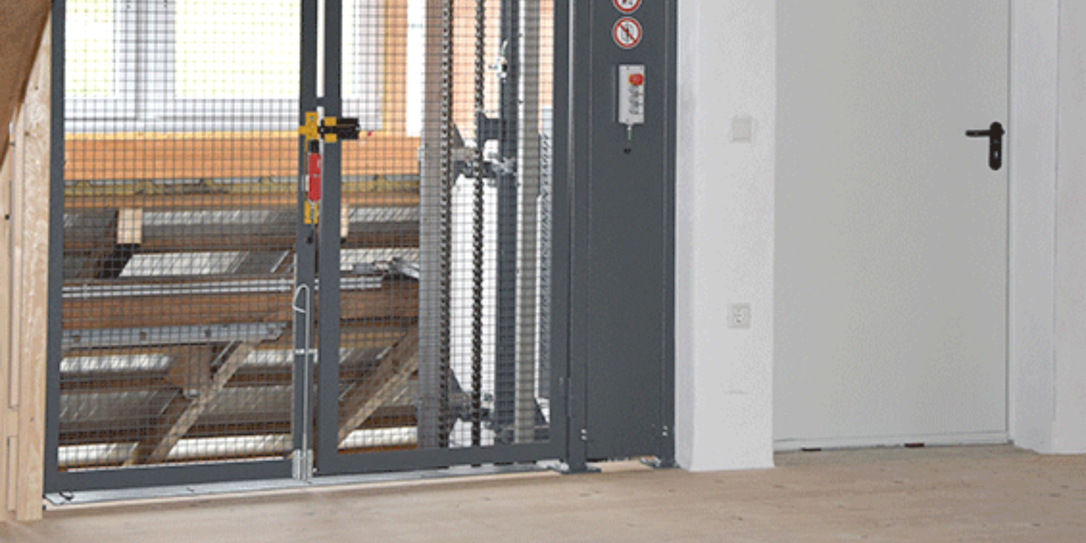 Einstellplatz: Lastenaufzug für einfaches Handling - Dein Mietplatz 