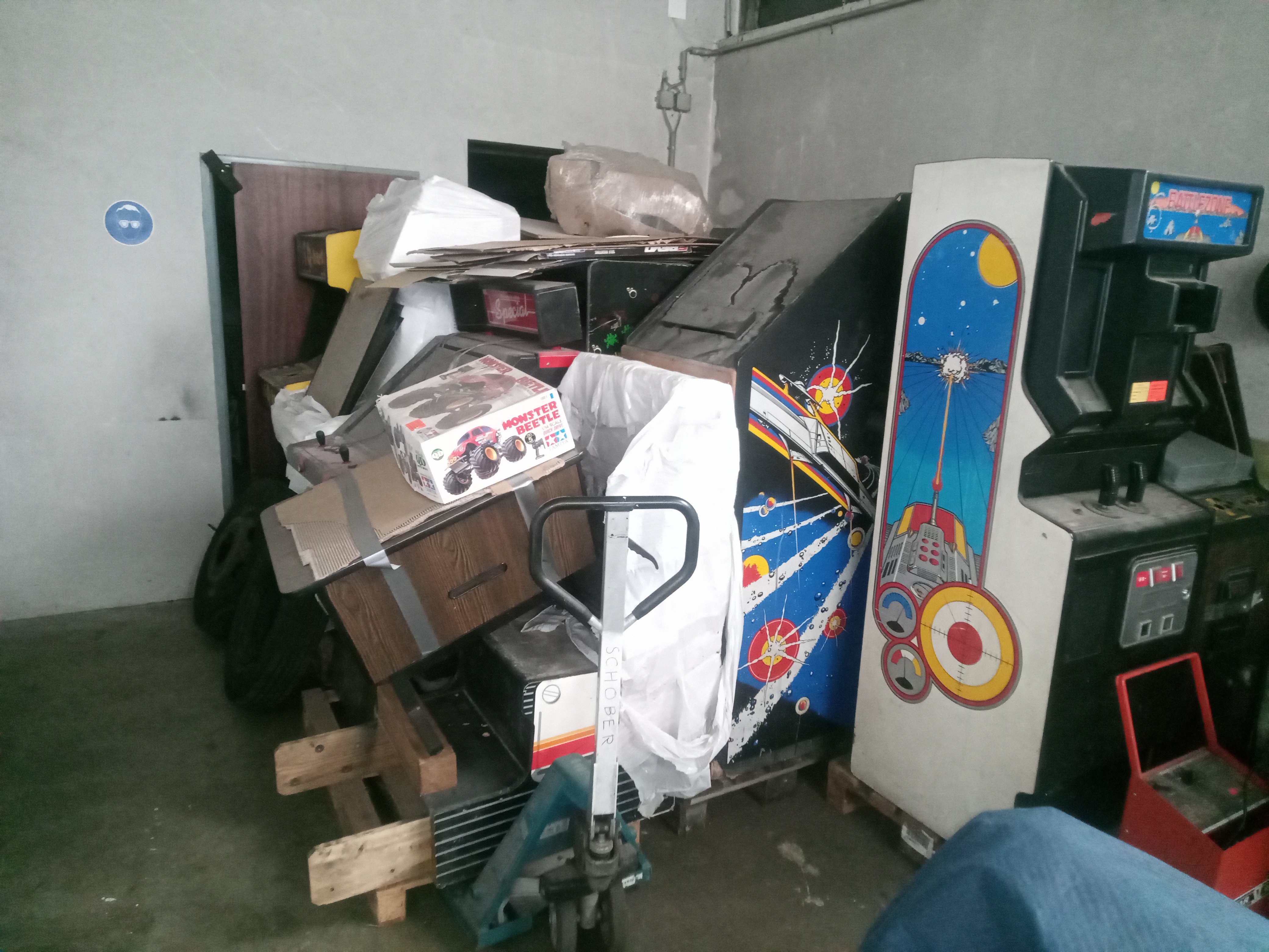 Abstellplatz - Bewachung: Videoüberwachung - Bad Sauerbrunn - Lagerplatz Halle - Wohnmobil Einstellplätze + Lagerfläche S4