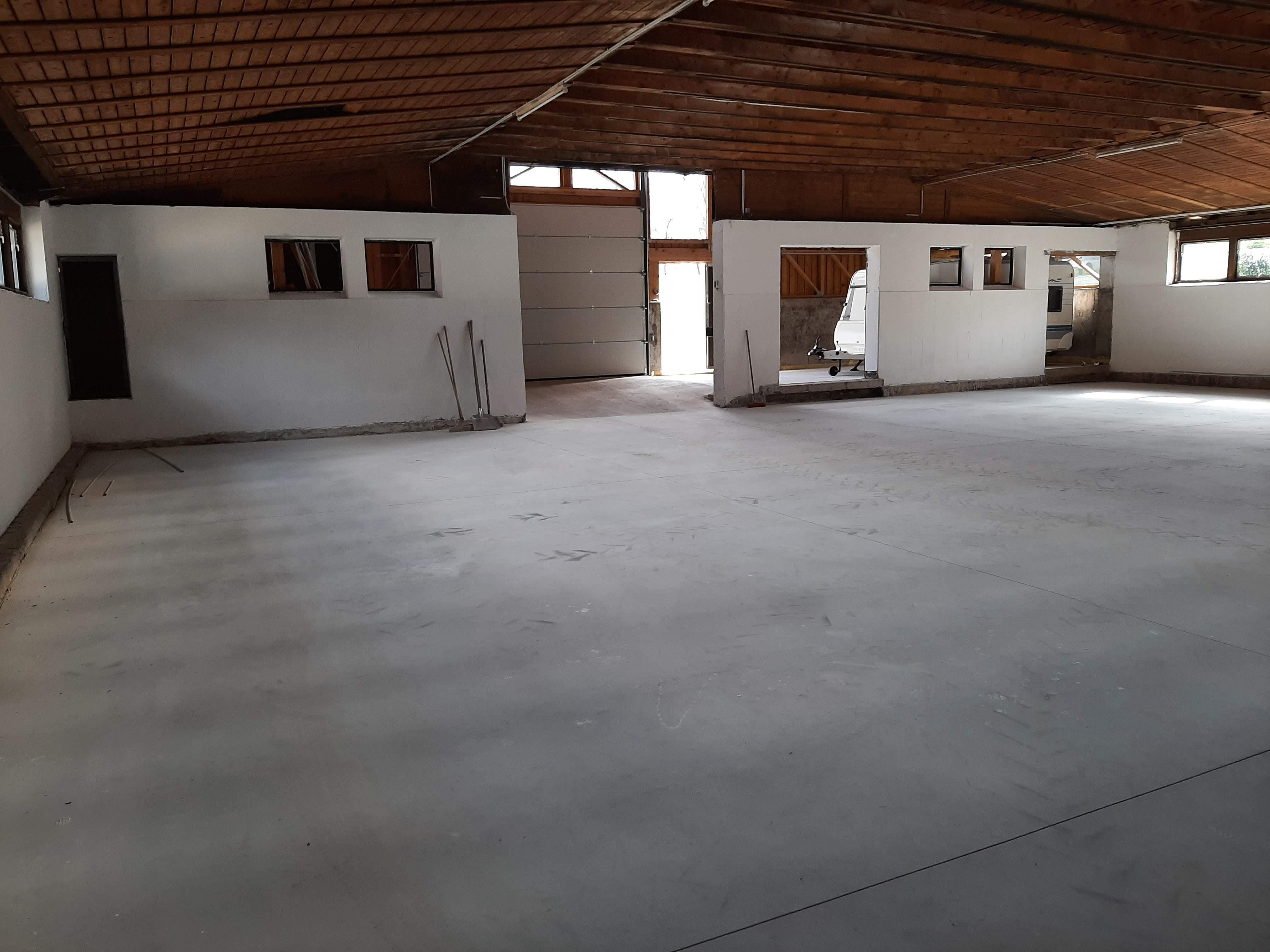 Abstellplatz - Art des Abstellplatzes: Halle - Region Hausruck - Hallenplatz f. Wohnwägen Nähe Innkreisautobahn Auffahrt Haag/H.