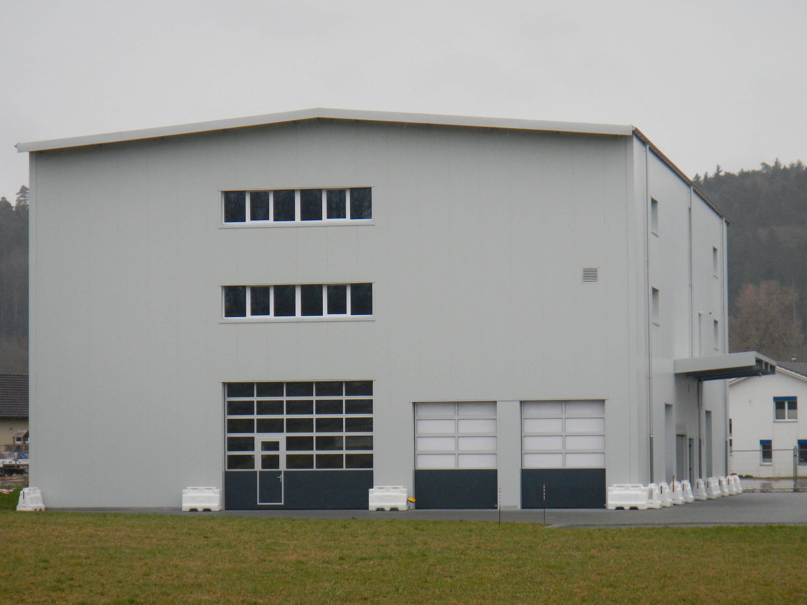 Abstellplatz - geeignet für: Oldtimer - Thurgau - Aussenansicht Halle - Einstellplatz für Wohnmobil, Oldtimer, Cabrio, Boote 