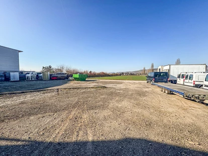 Abstellplatz - geeignet für: Anhänger - Schweiz - Stellplatz Einfahrt - Klarer Freizeitanlagen AG - Stellplatz Wohnmobil/-wagen