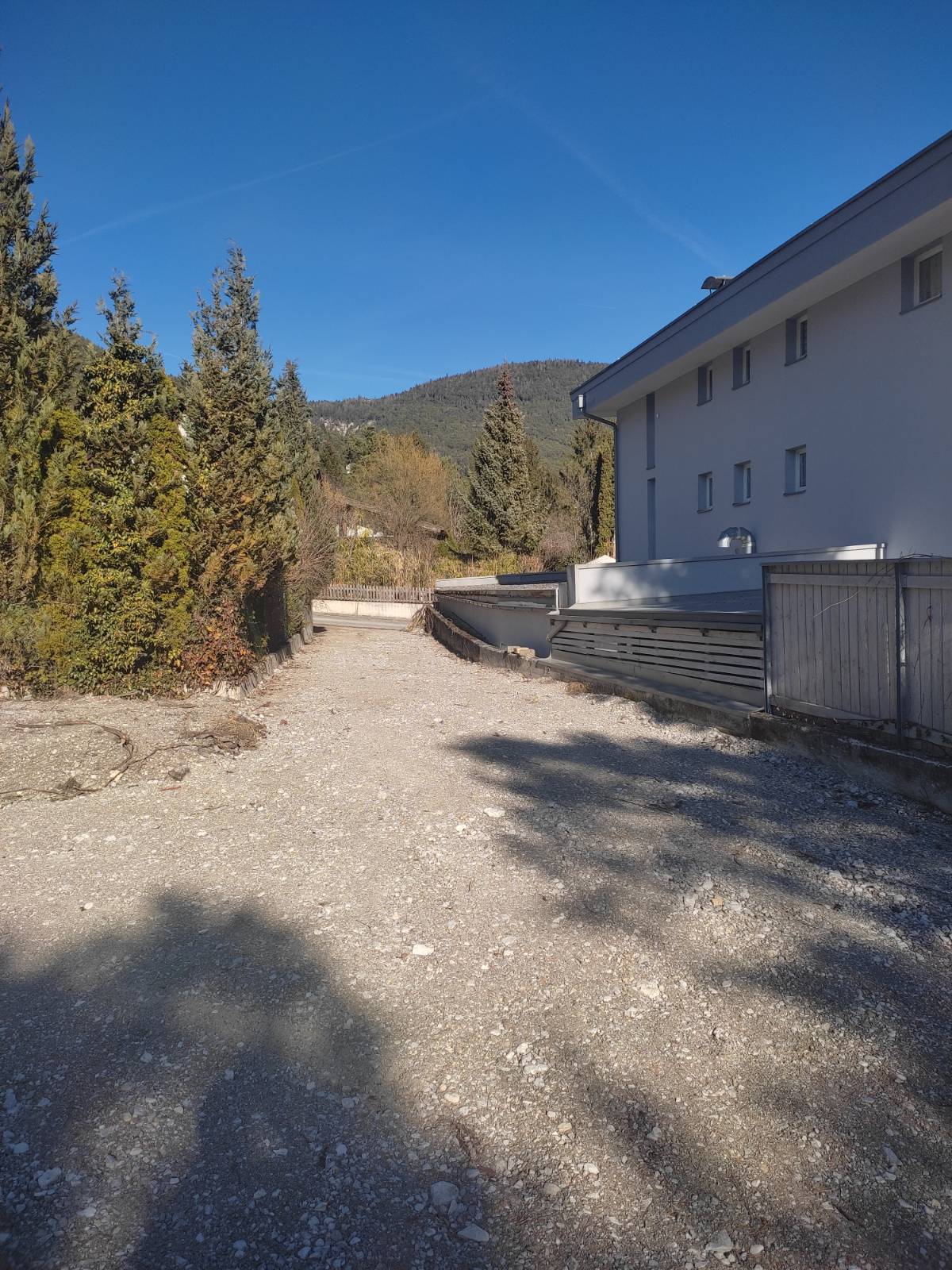 Abstellplatz - geeignet für: Boote - Tirol - Grosszügiger Abstellplatz in Telfs, privat und geschützt, für nur 4 Fahrzeuge