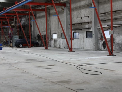 Abstellplatz - geeignet für: Wohnwagen - Baden-Württemberg - Hallenstellplatz Länge 8 m - XXL Park
