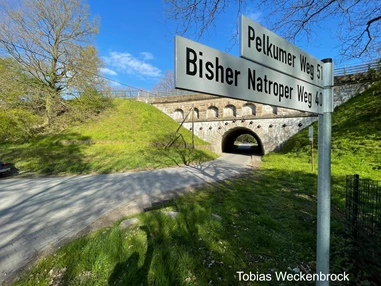 Einstellplatz: Einfahrt zum Campingplatz Klaukenhof - Freizeitpark Klaukenhof