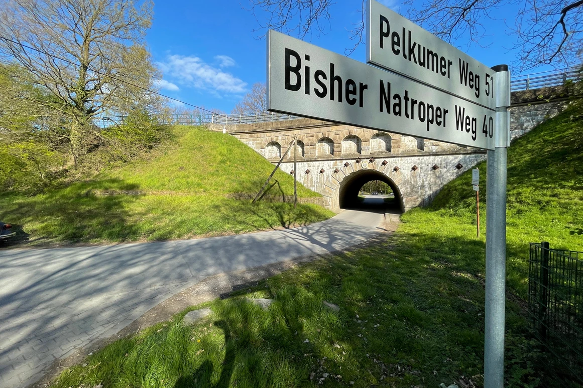 Einstellplatz: Einfahrt zum Campingplatz Klaukenhof - Freizeitpark Klaukenhof