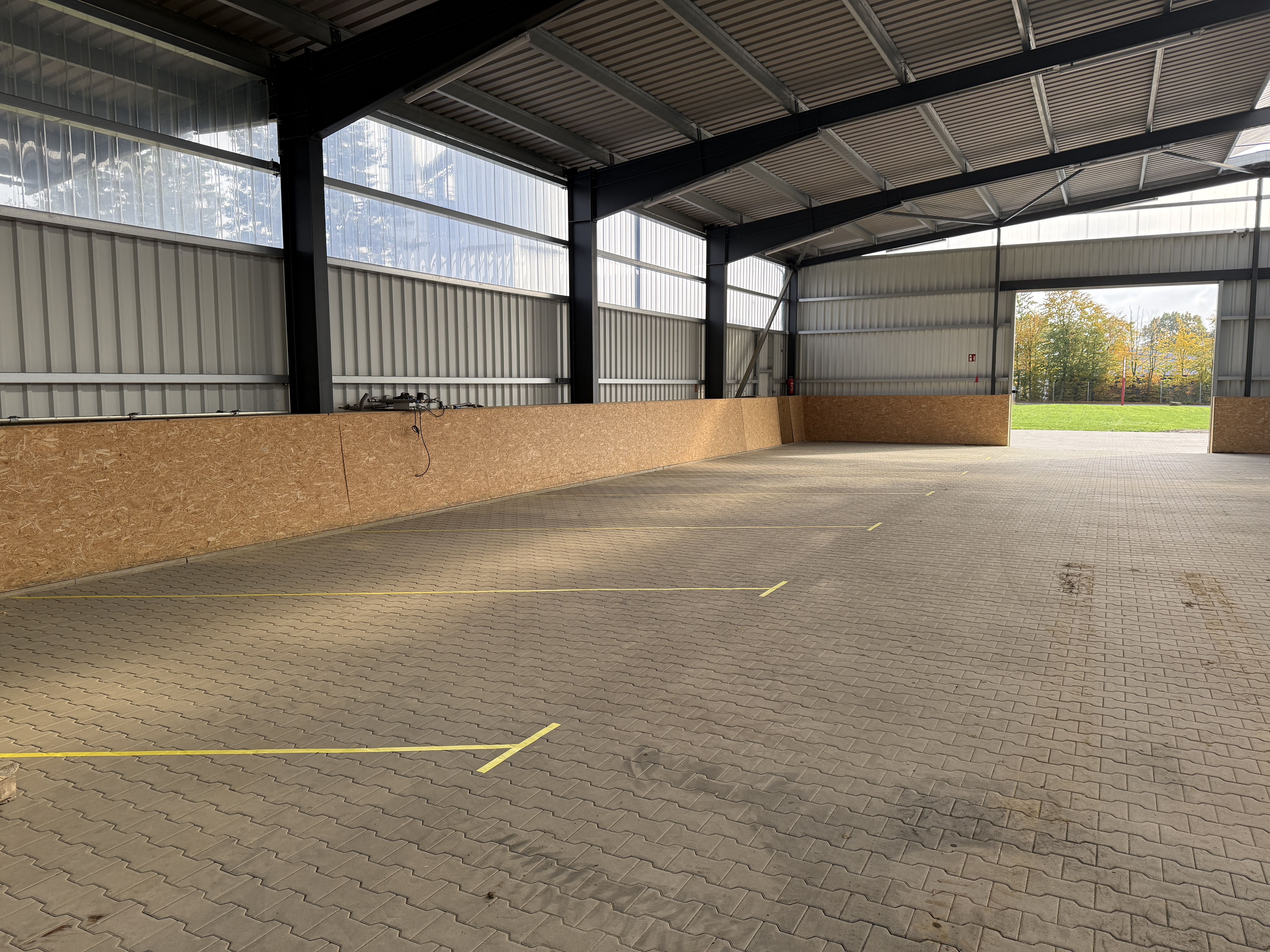 Einstellplatz: Einstellplatz videoüberwacht in Halle