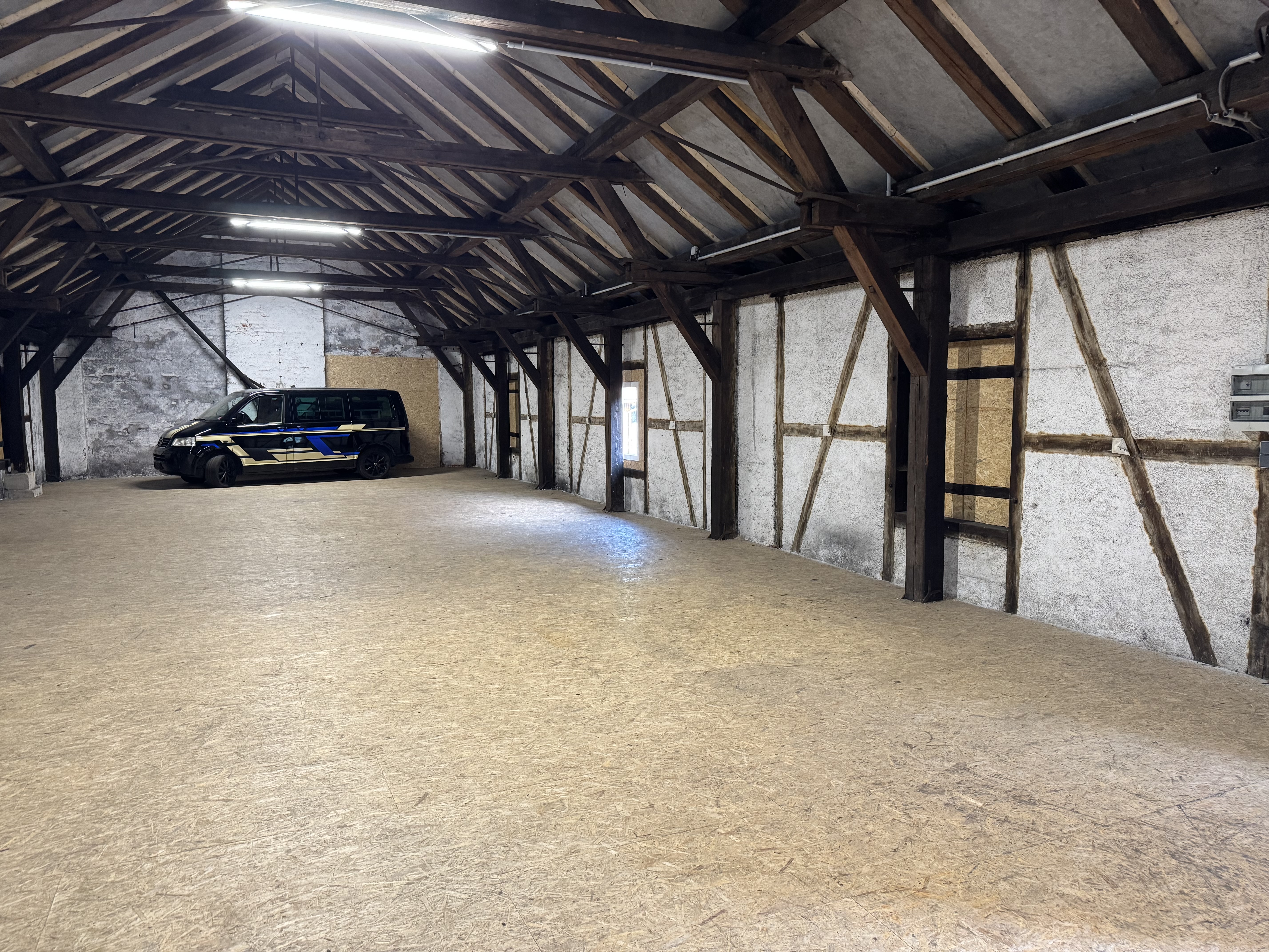 Abstellplatz - geeignet für: Motorräder - Etage 4 - für Campervans - Vordernberg – Radwerk 1 | Hallenplätze für Wohnmobile, Wohnwagen & mehr