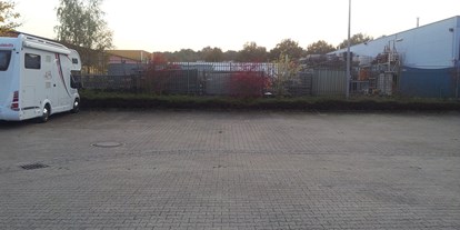 Abstellplatz - Ruhrgebiet - Stellplätze f. Wohnwagen und Wohnmobile zu vermieten